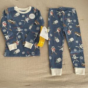 NWT Burt’s Bees Organic Cotton Winter Snow Sport Long Sleeve & Pant Pajamas 2T
